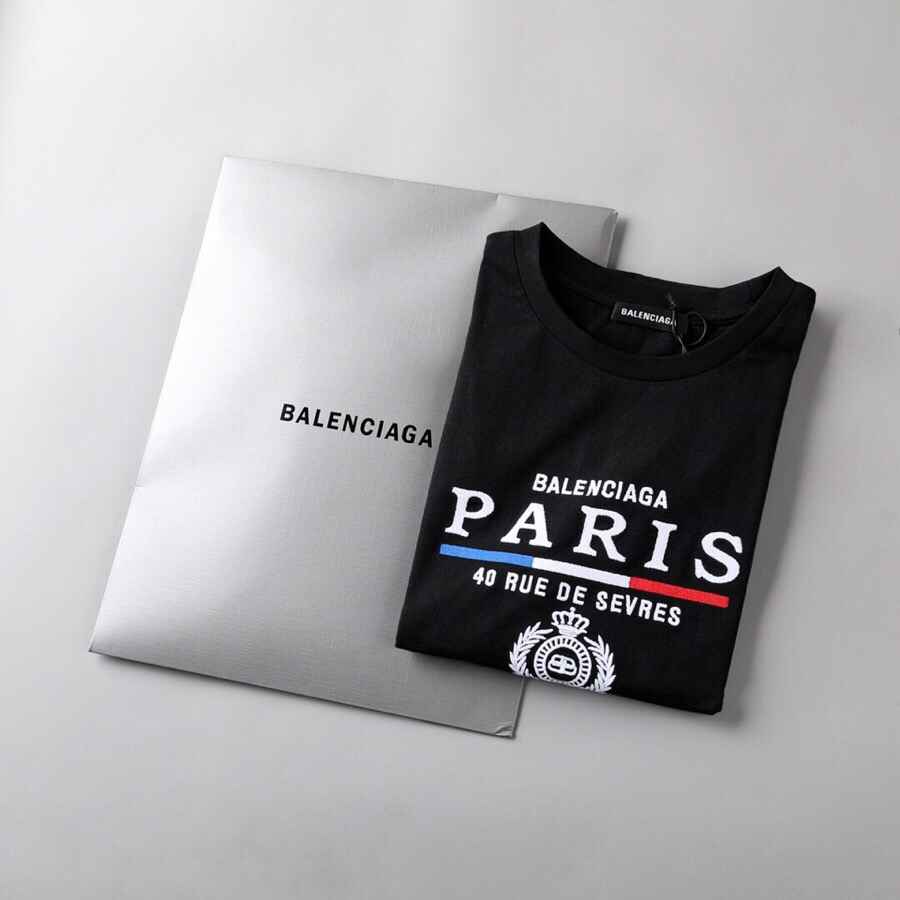 高仿巴黎世家男装短袖T恤 巴黎世家男装短袖T恤 Balenciaga Paris 巴‎黎世家 2023字母三色旗印花logon宽松圆领T 原单巴黎世家T恤 