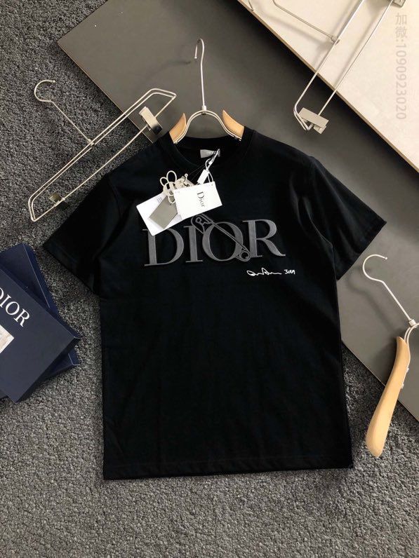 DIR20SS 独家限定 立体皮质压胶LOGO图案 短袖T恤