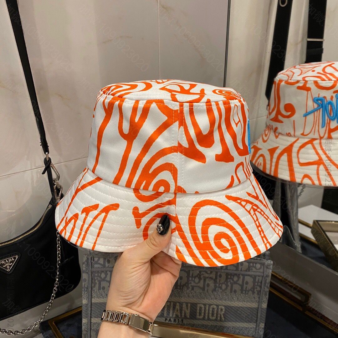Dior迪奥20秋冬款走秀涂鸦渔夫帽