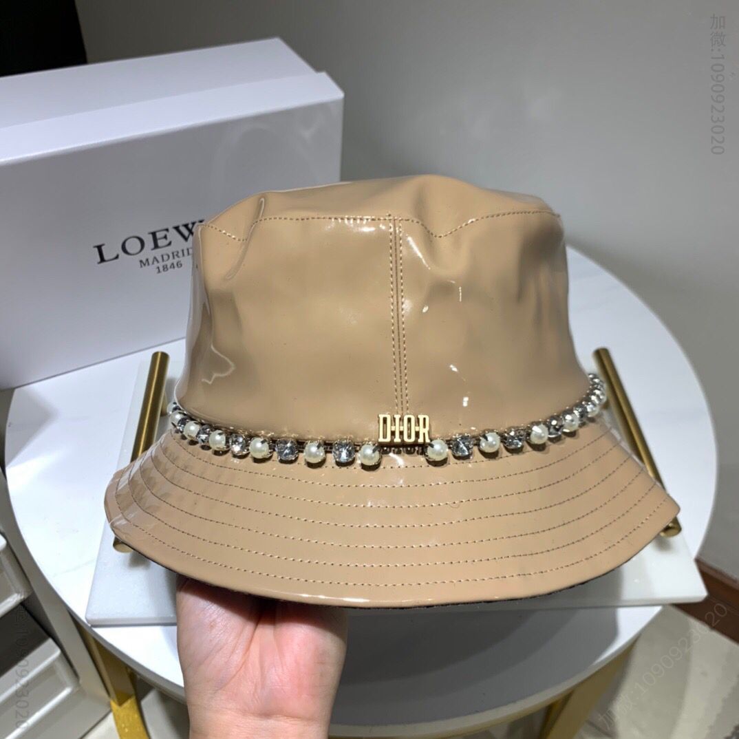 Dior迪奥超时尚漆皮面料新款渔夫帽