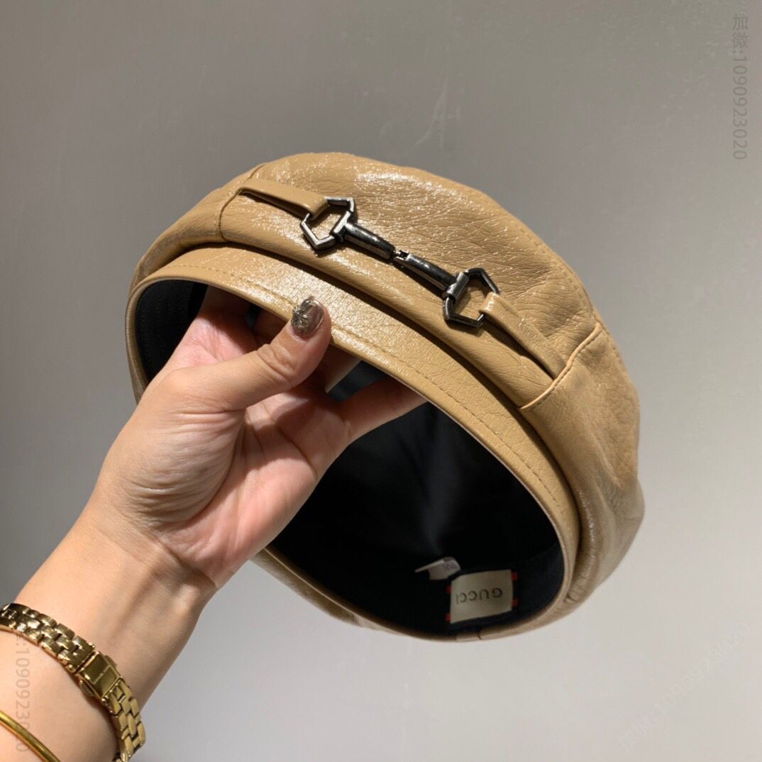 GUCCI古驰新款漆皮贝蕾帽