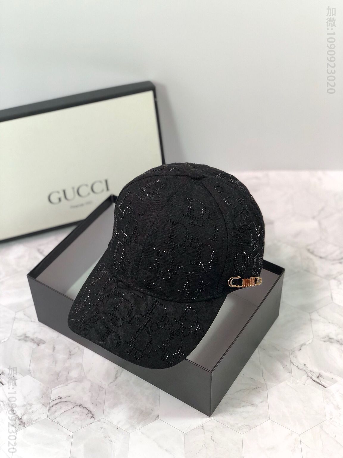 Dior迪奥金属别针LOGO全帽烫钻棒球帽