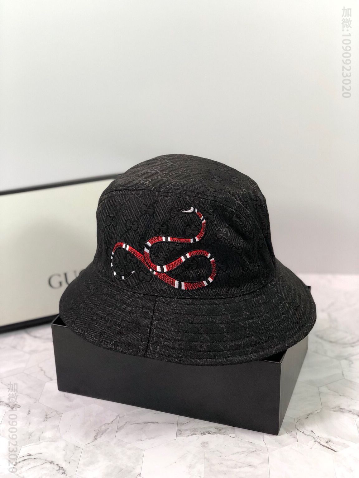 GUCCI古驰环蛇刺绣渔夫帽
