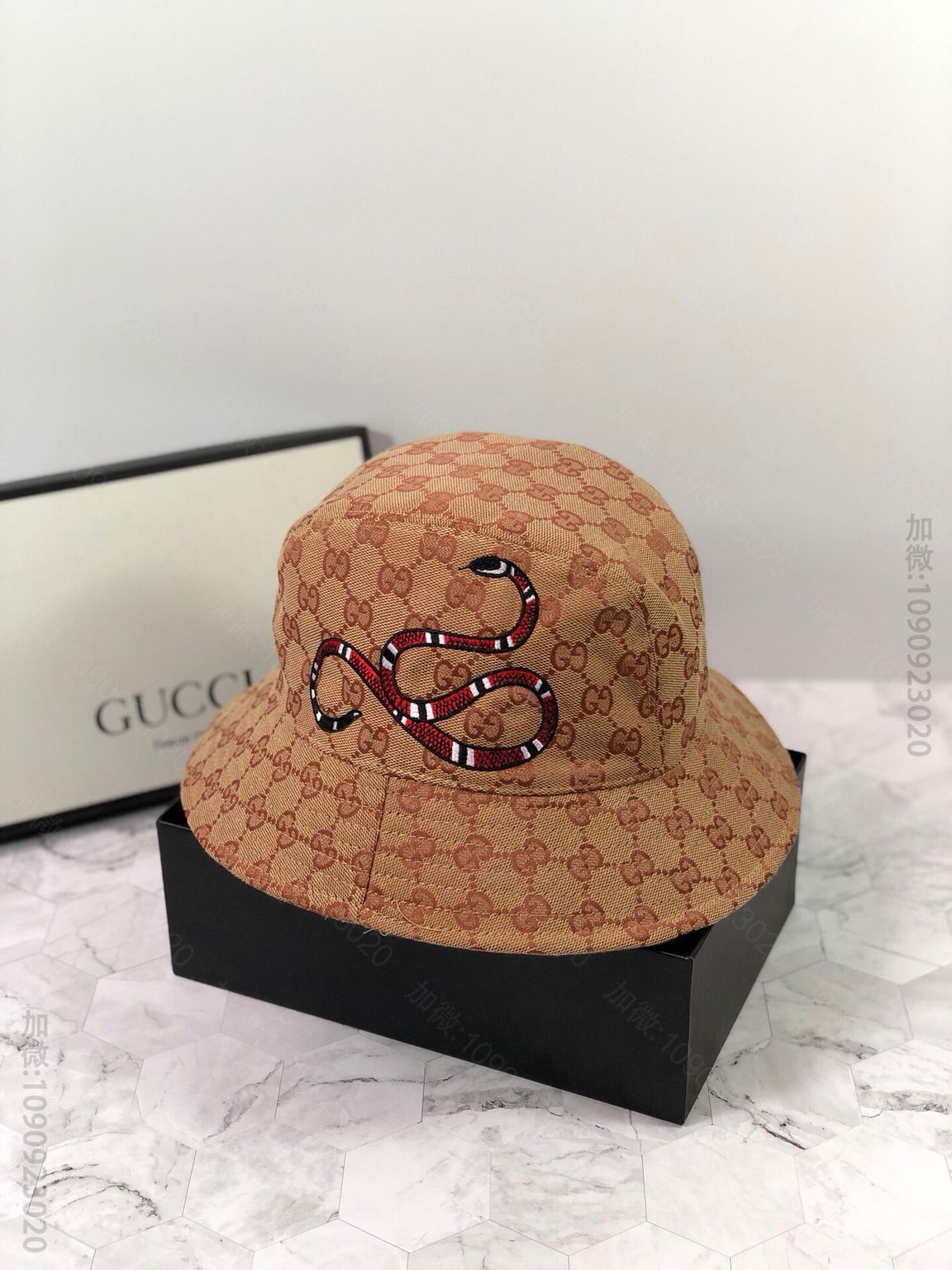 GUCCI古驰环蛇刺绣渔夫帽