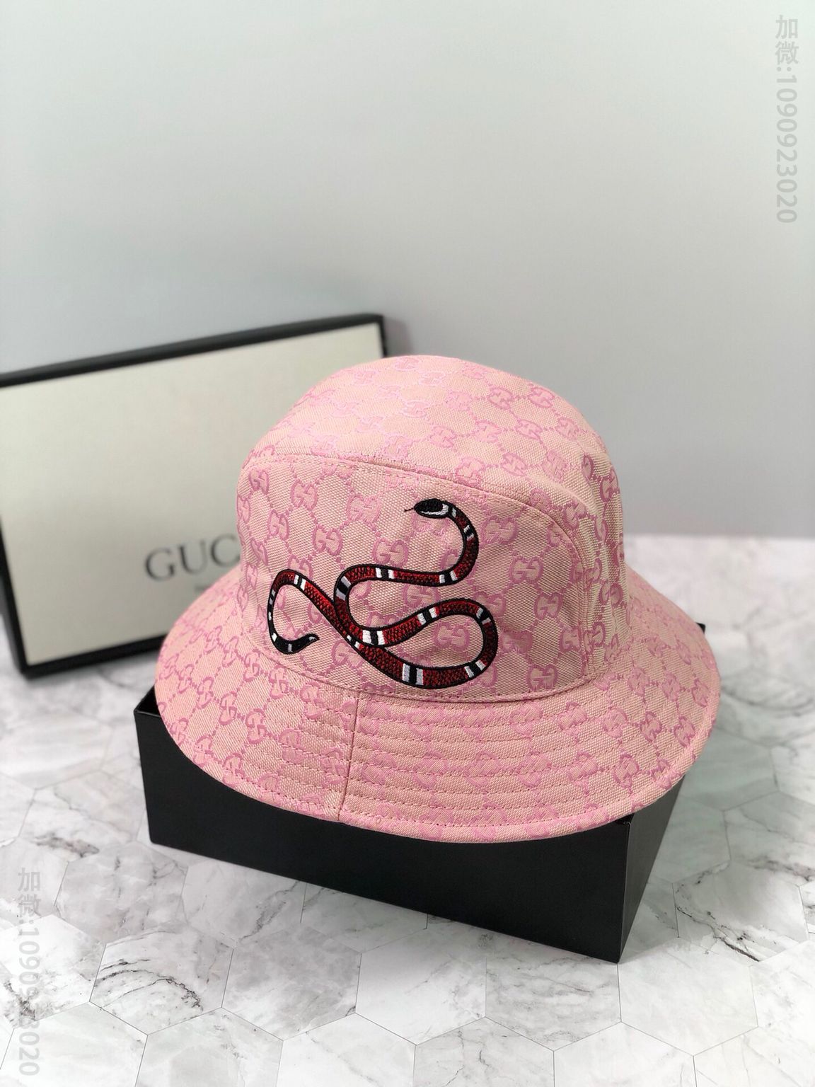GUCCI古驰环蛇刺绣渔夫帽
