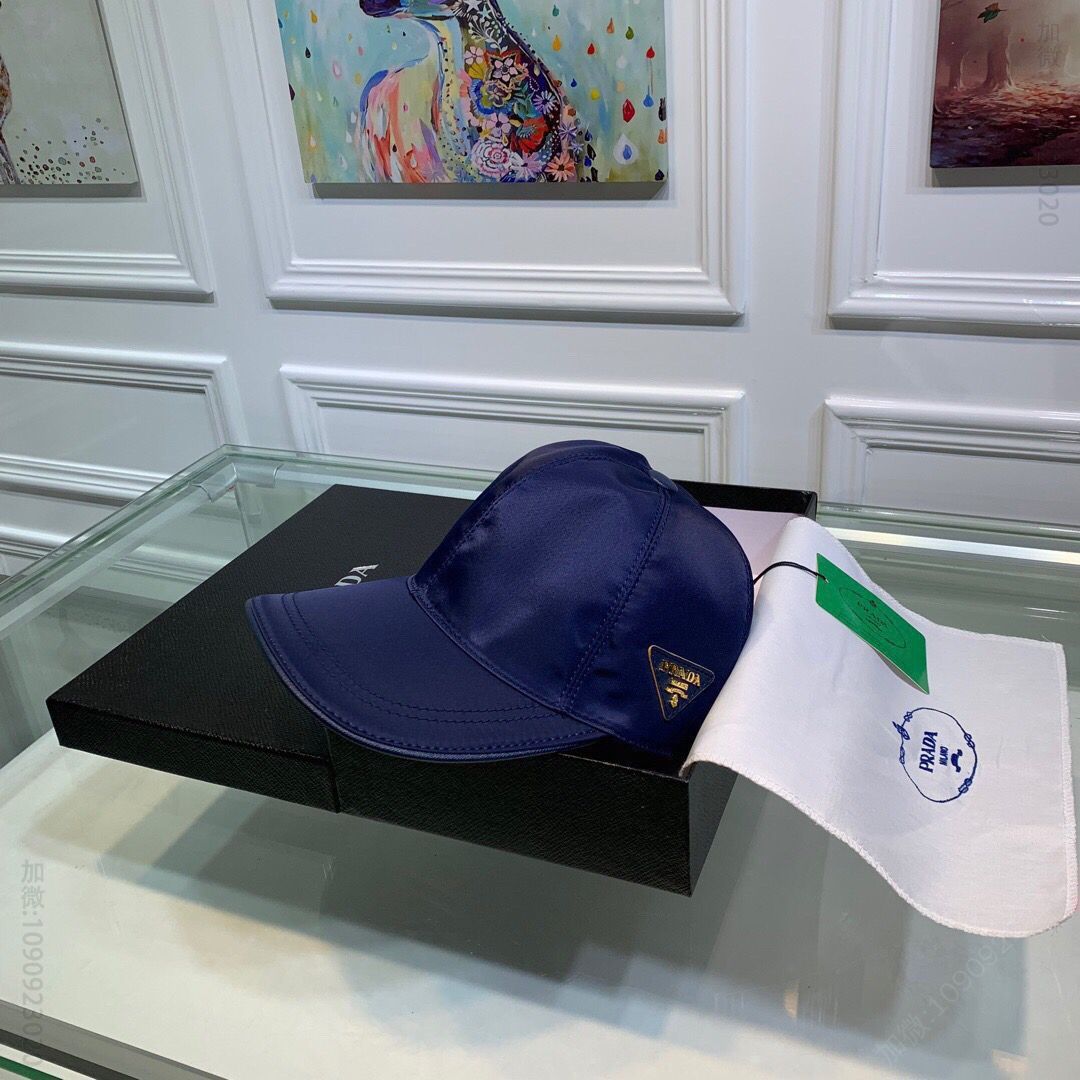 PRADA普拉达经典倒三角金属logo牛津布料+头层牛皮棒球帽鸭舌帽