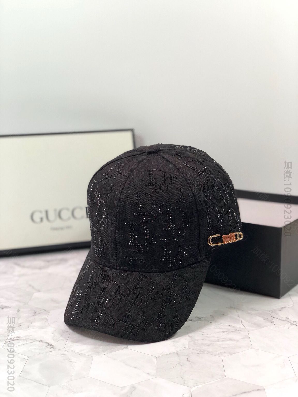 Dior迪奥金属别针LOGO全帽烫钻棒球帽