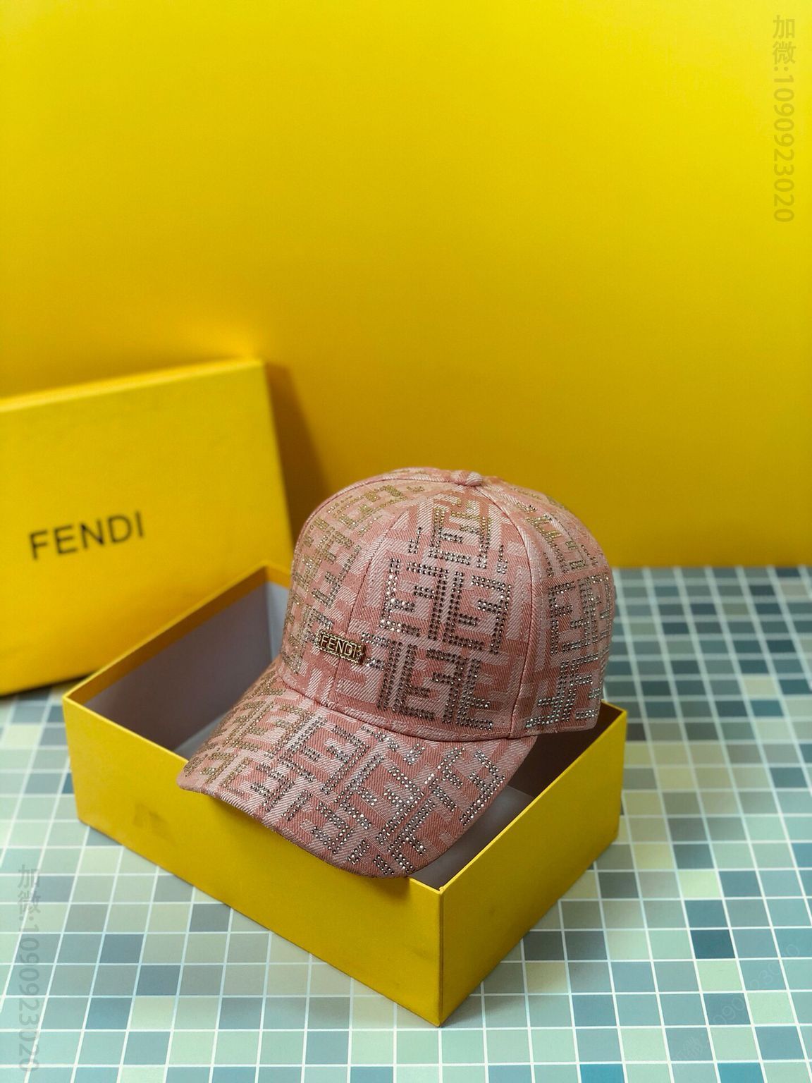 FENDI芬迪金属LOGO全帽烫钻棒球帽