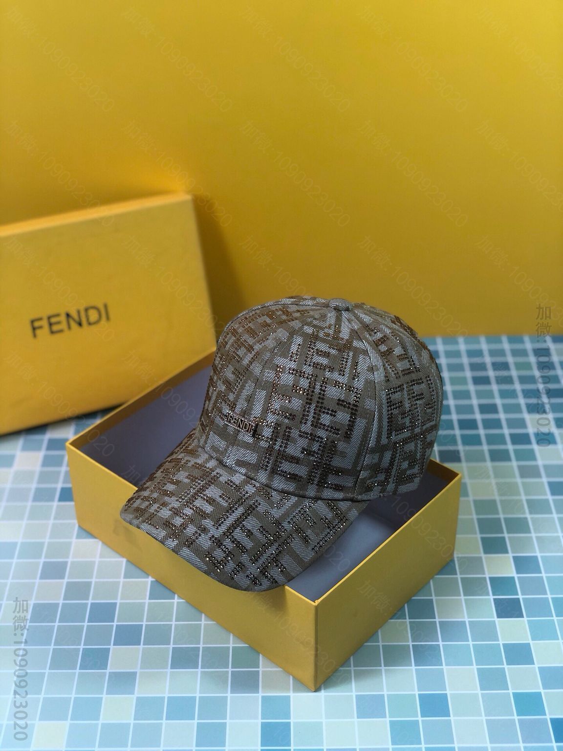 FENDI芬迪金属LOGO全帽烫钻棒球帽