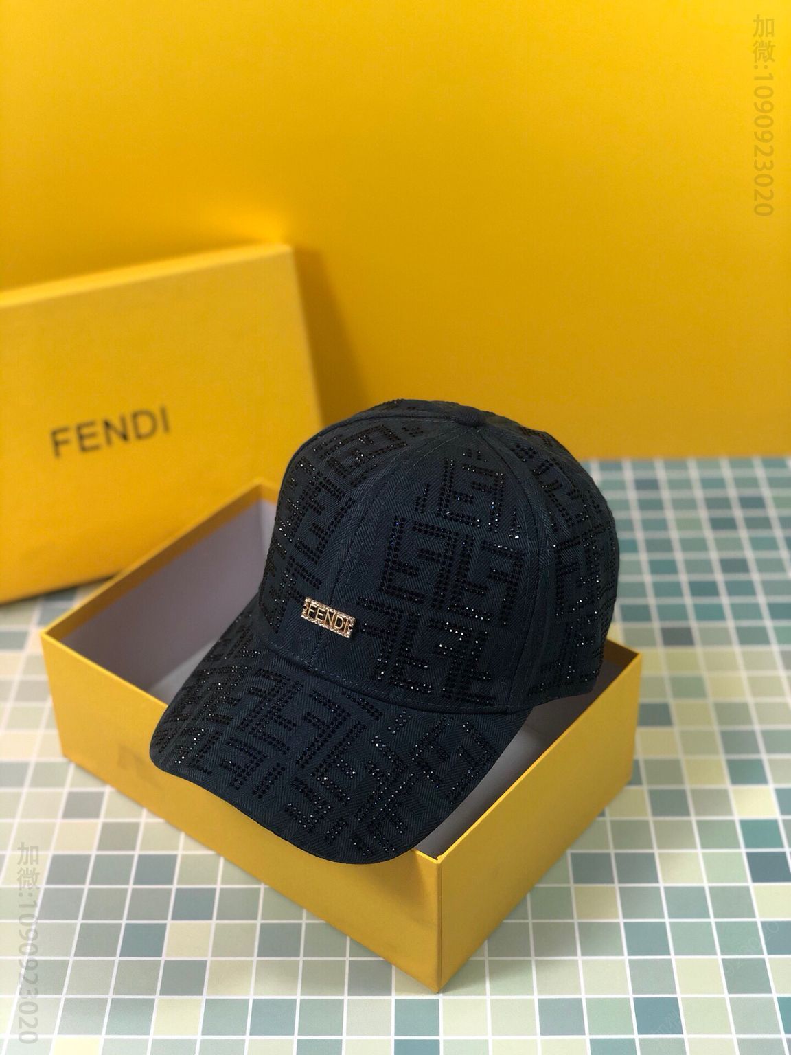 FENDI芬迪金属LOGO全帽烫钻棒球帽
