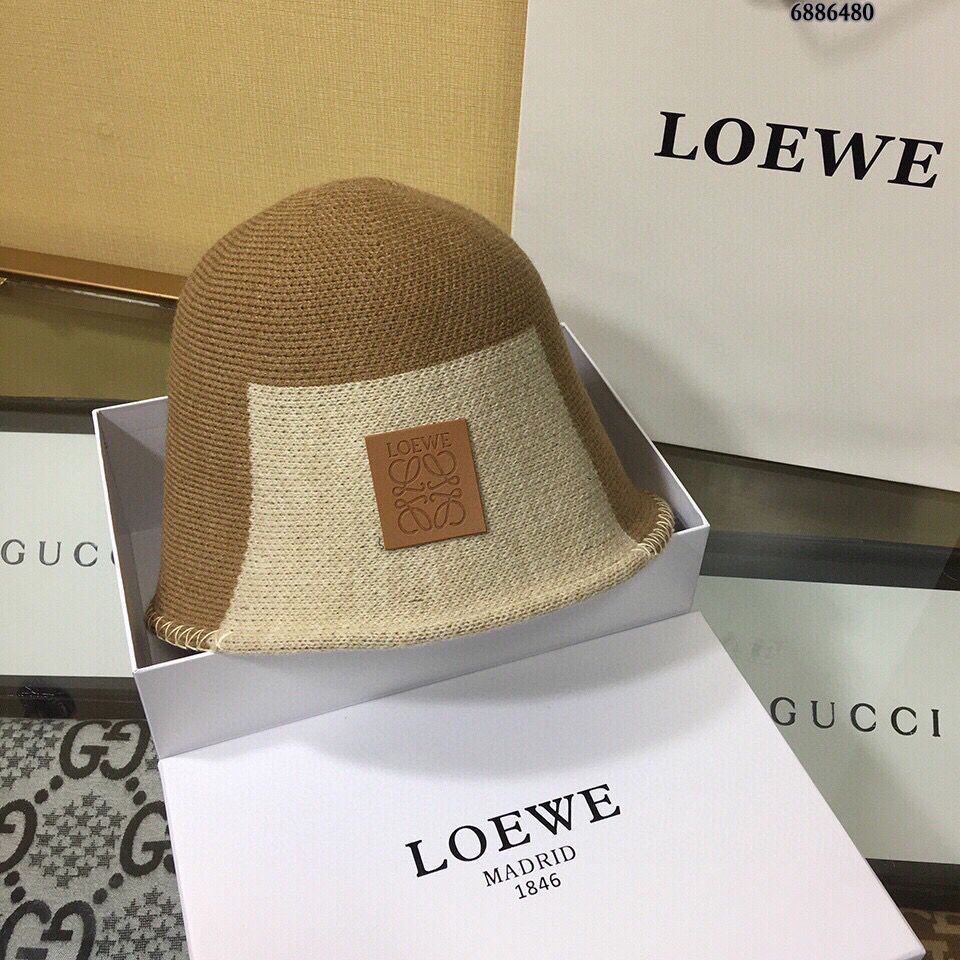 LOEWE罗意威2023新款设计感拼色渔夫帽