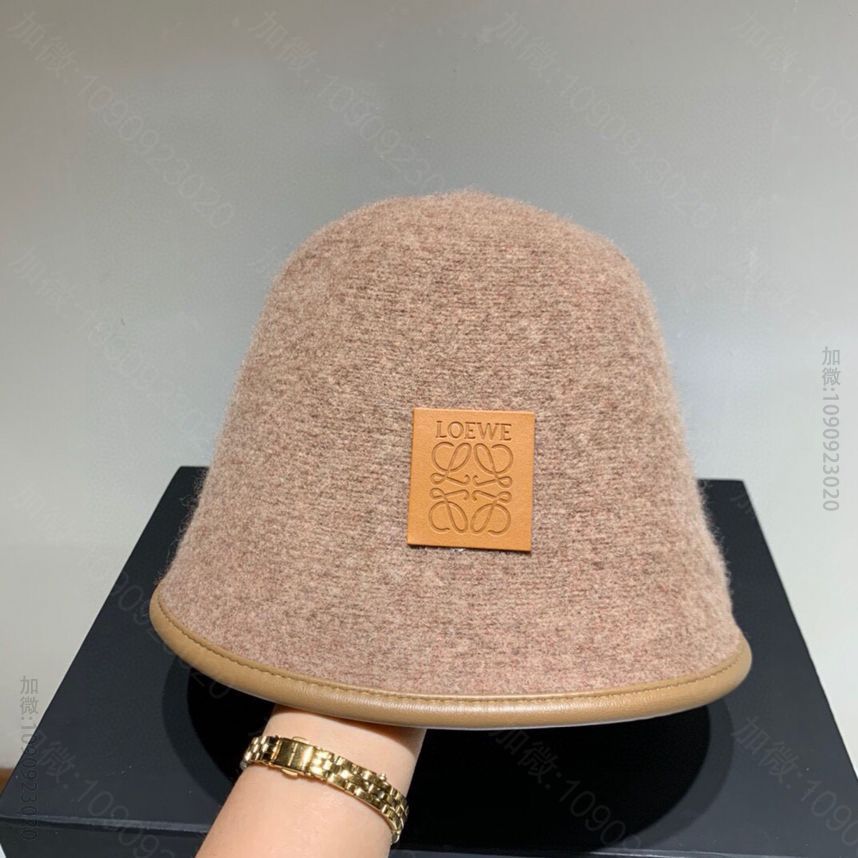 LOEWE罗意威洗水皮包边羊毛渔夫帽