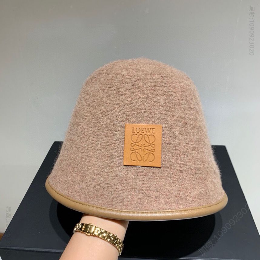 LOEWE罗意威洗水皮包边羊毛渔夫帽