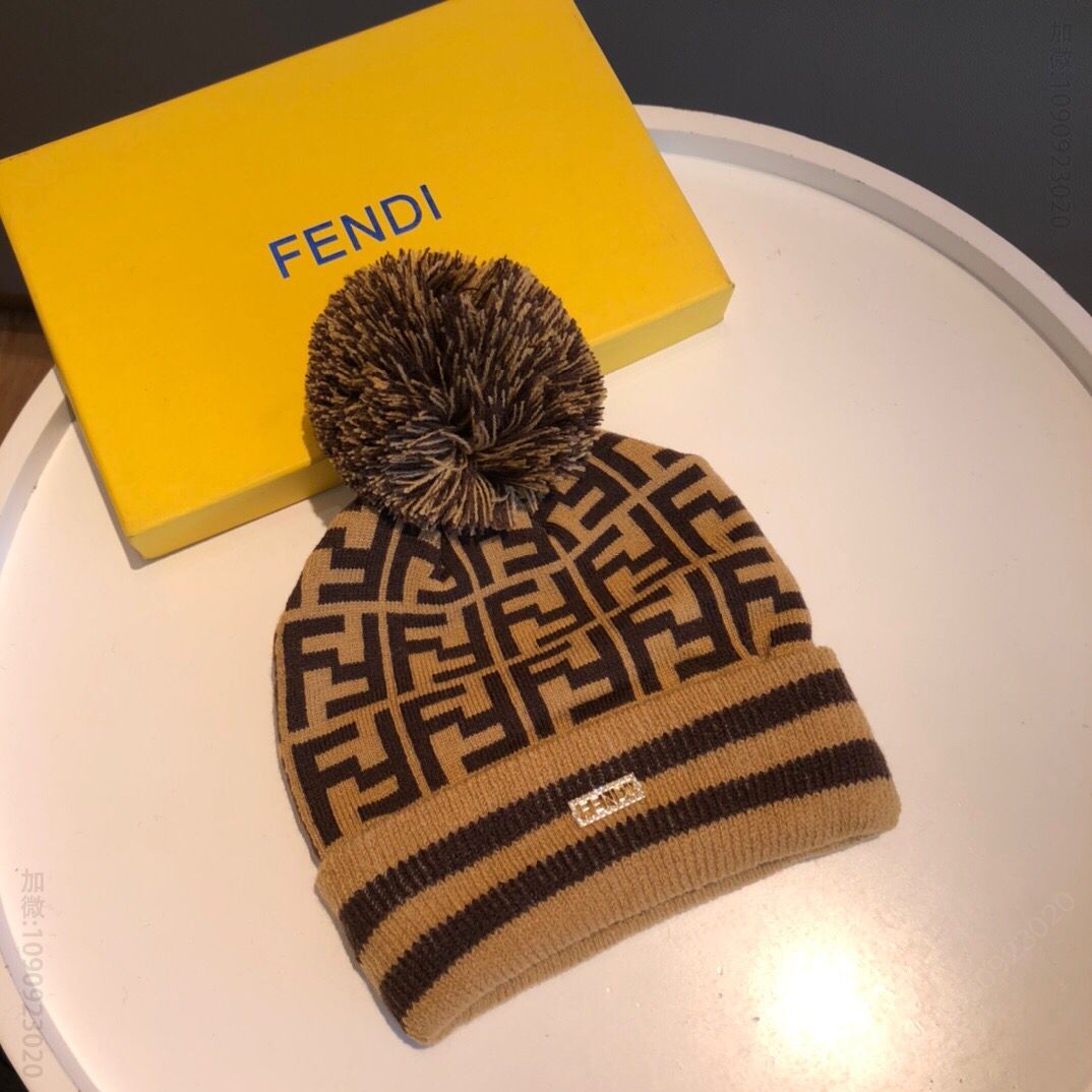FENDI芬迪细线材质毛线帽
