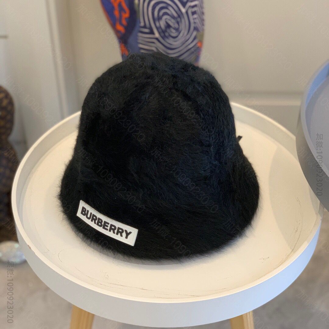 Burberry巴宝莉女士兔绒水桶帽