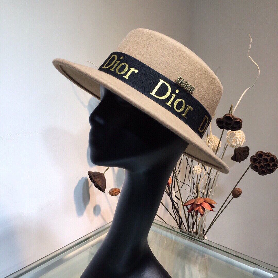 精仿迪奥女士帽子 迪奥女士帽子 Dior迪奥平顶羊毛烫金字母礼帽 迪奥配饰网站 