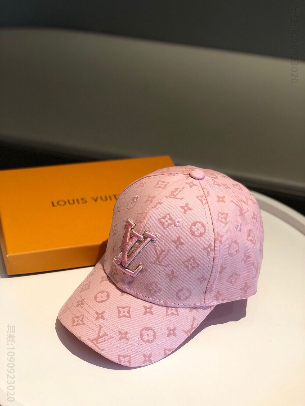 LV路易威登男女通用刺绣棒球帽鸭舌帽