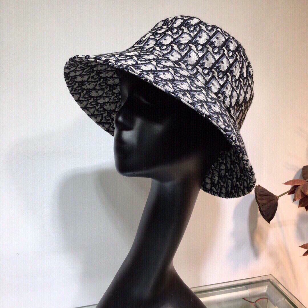 Dior迪奥立体A字版型老花字母渔夫帽