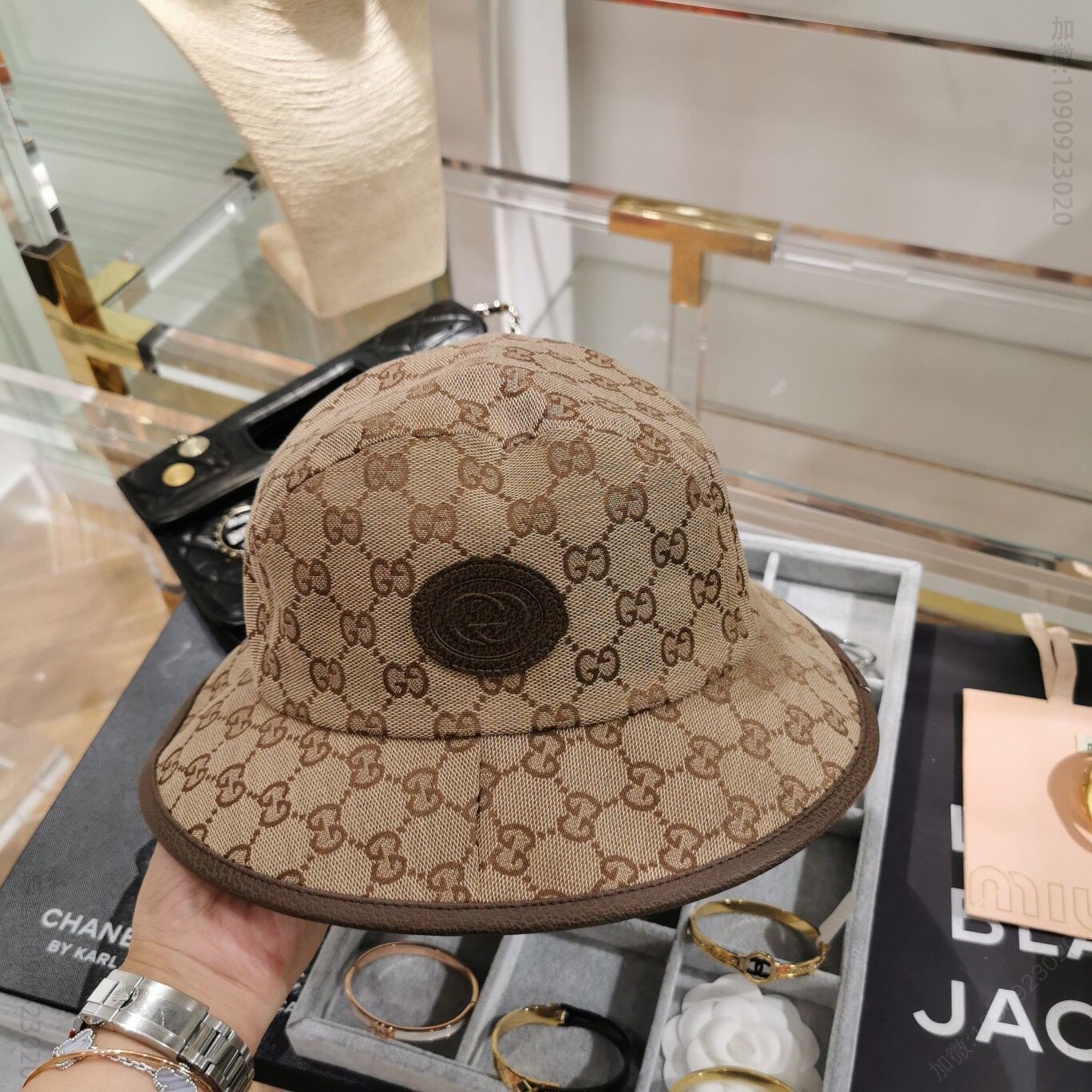 GUCCI古驰立体刺绣真皮椭圆logo经典圆顶帆布渔夫帽