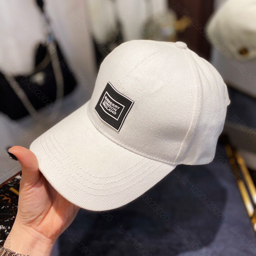 Burberry巴宝莉2023新款新标志后扣个性棒球帽男女通用鸭舌帽