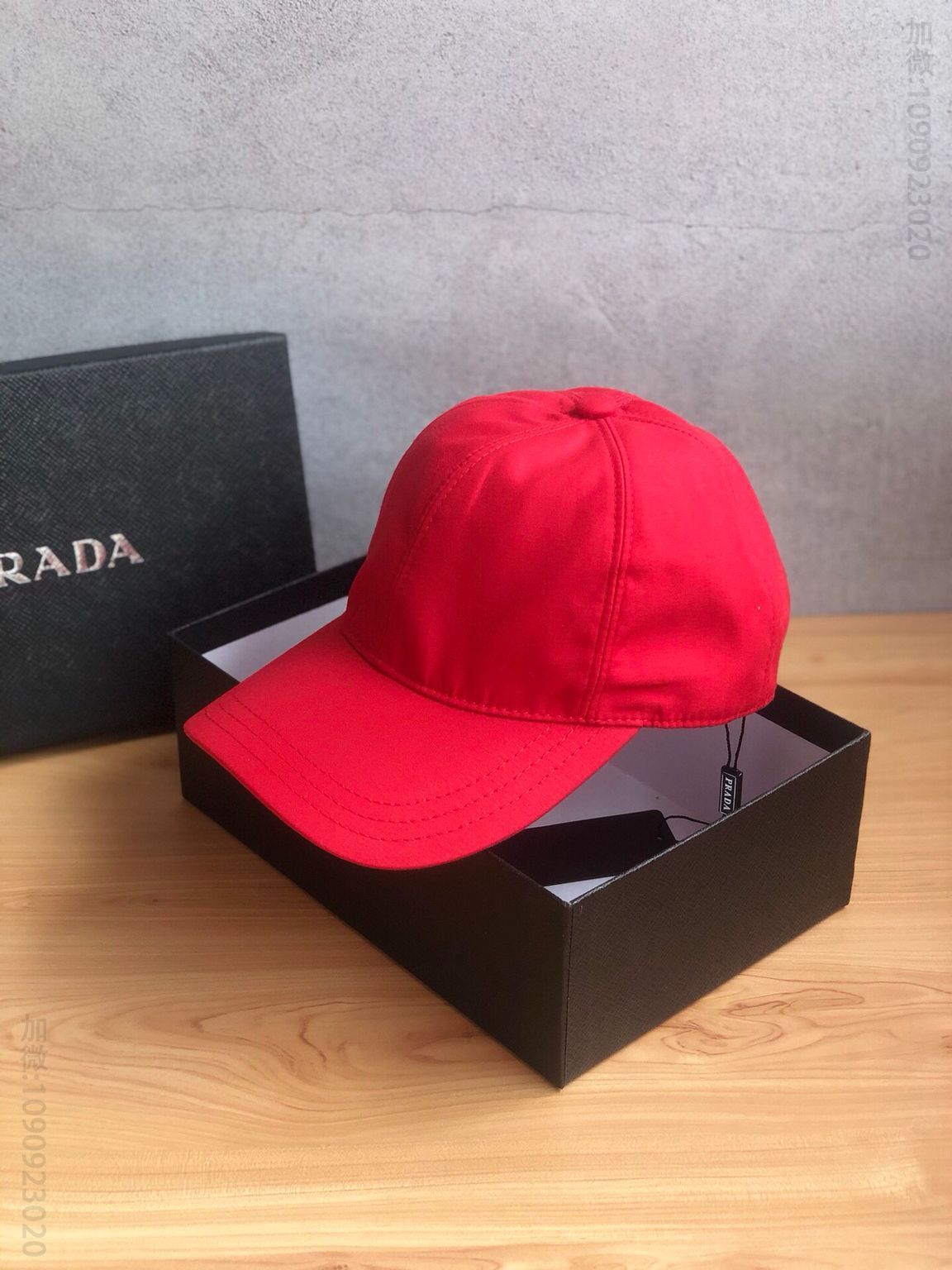 PRADA普拉达牛皮微标经典原单高版本男女童玉棒球帽鸭舌帽