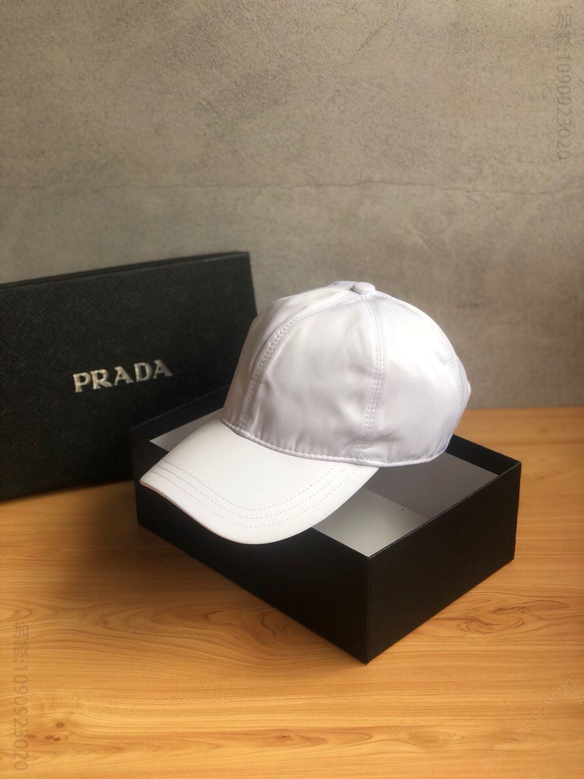 PRADA普拉达牛皮微标经典原单高版本男女童玉棒球帽鸭舌帽