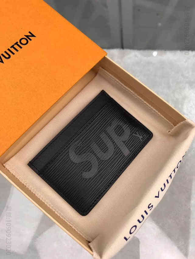 路易威登 LV M61733丝印 Supreme 黑色水波纹卡片夹