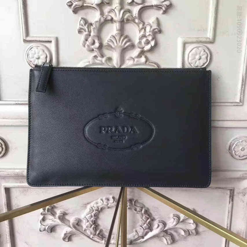 （普拉达）PRADA005C黑色进口平纹＋内羊皮枪色五金手拿包