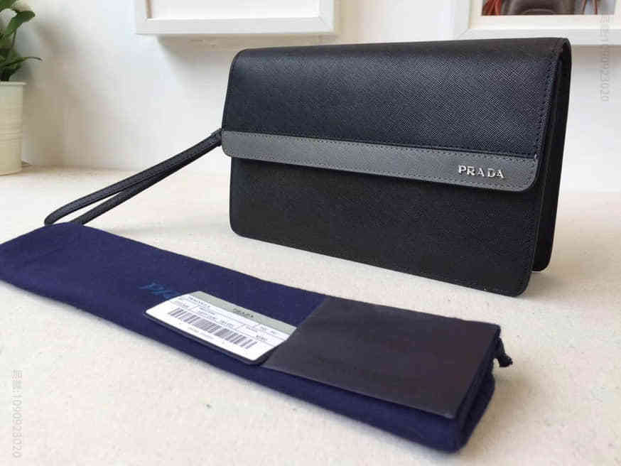 (PRADA)普拉达十字纹牛皮翻盖按扣男士手包2VF097黑色+灰色