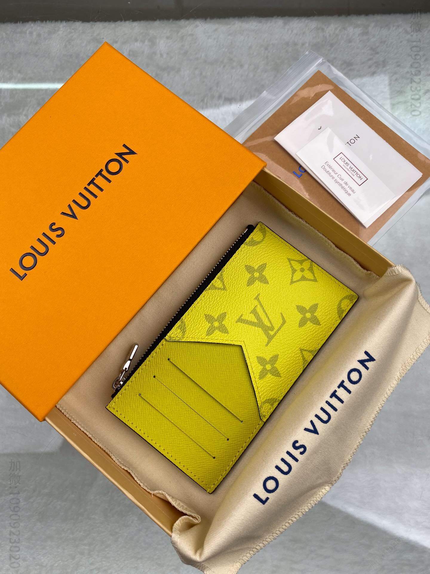 LV 卡包 M30320黄花