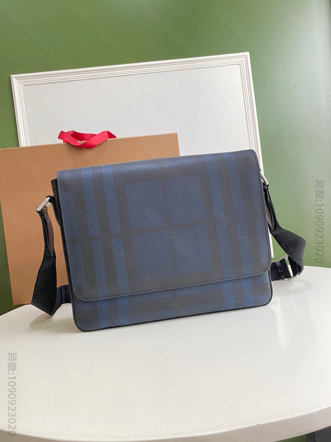 B69948_巴宝莉男包 Burberry巴宝莉柔软皮革边饰London 格纹信使包 高仿巴宝莉单肩包商城