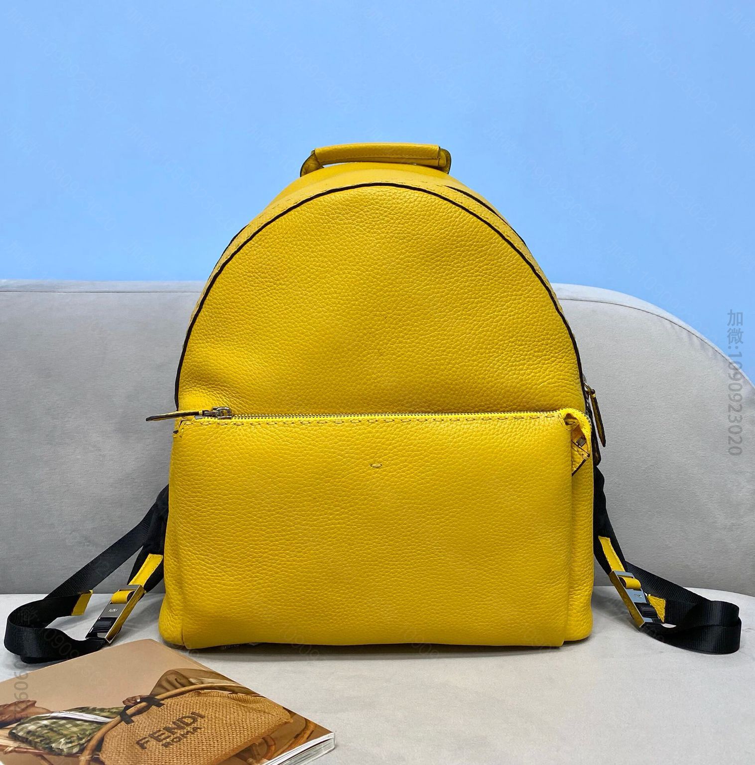 FENDI芬迪BAGBUGS图案柔软小牛皮双肩背包013L