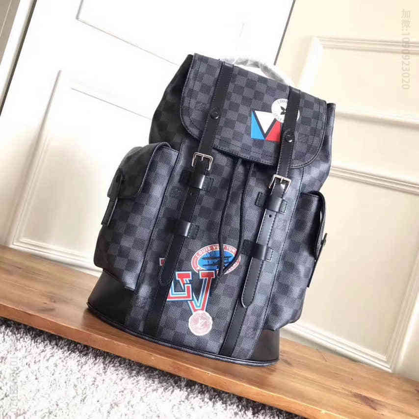 路易威登/LV 旅行贴纸设计Christopher小号双肩包 N41055