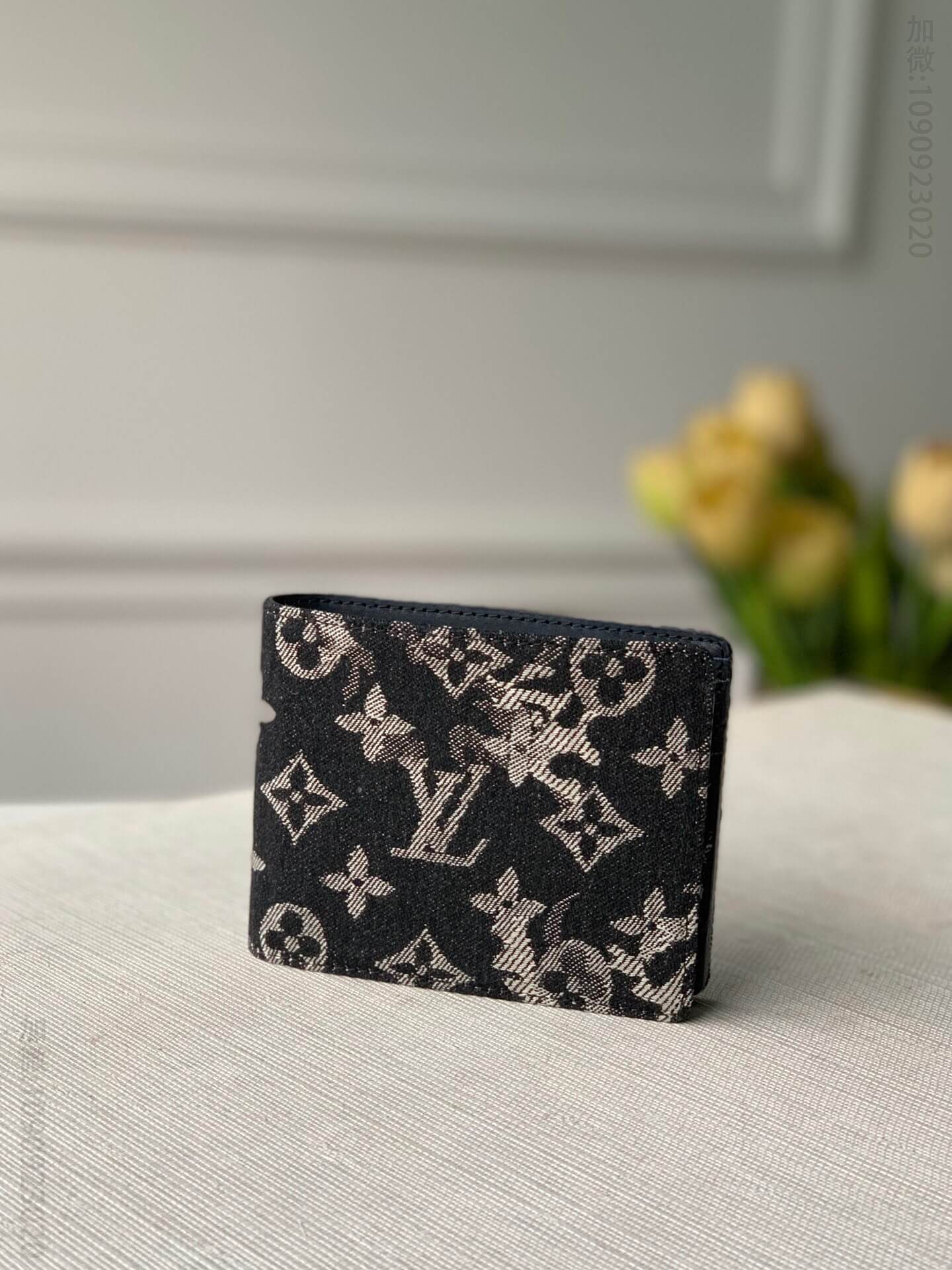 Louis Vuitton LV M80031 Multiple 钱夹