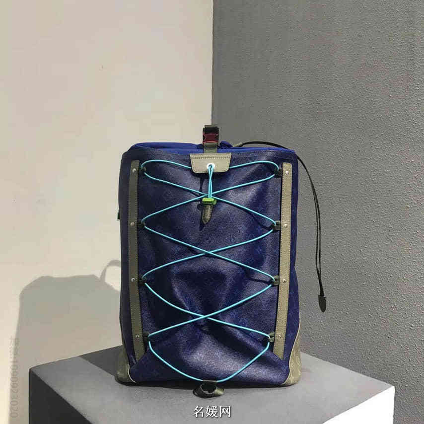 LV/路易威登 18ss抽绳装饰 蓝色 Backpack Outdoor双肩包 M43833
