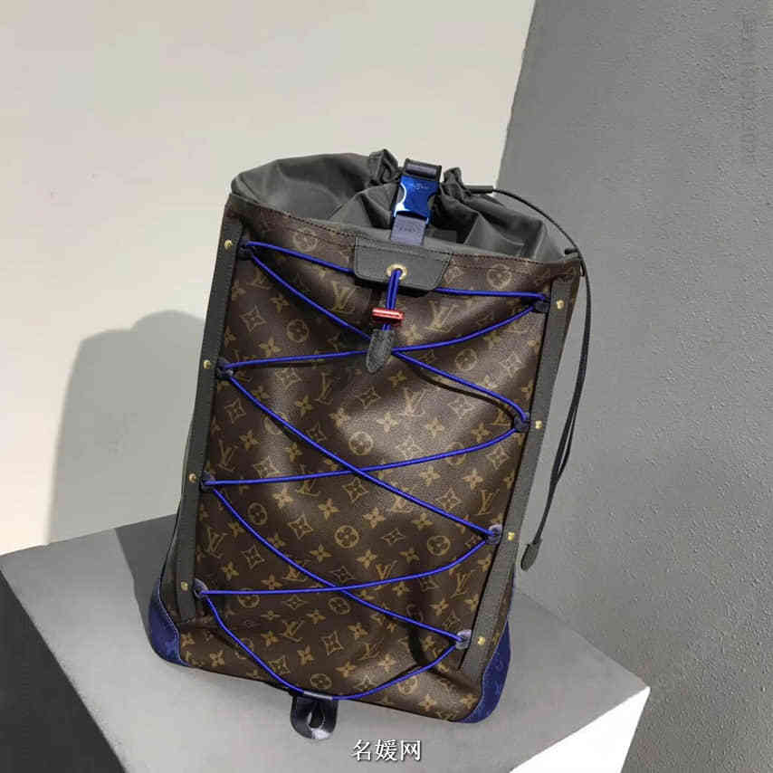 LV/路易威登 18ss抽绳装饰 老花色Backpack Outdoor双肩包 M43834