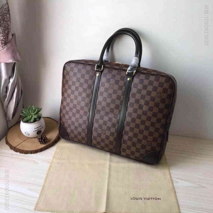 LV M41124 咖格配黑皮男士公文包 精仿包包进货渠道