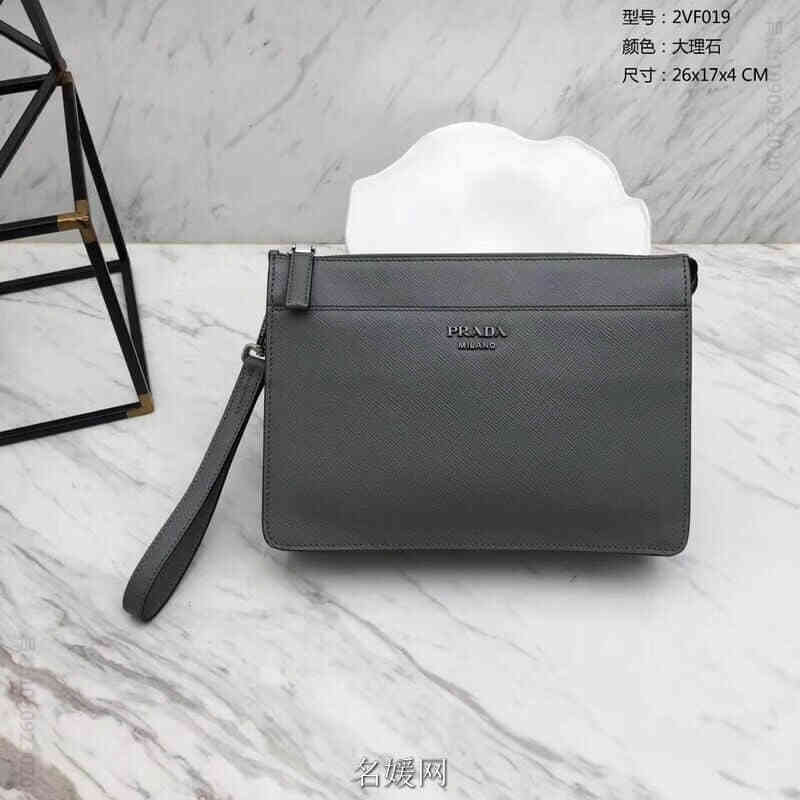 普拉达Saffiano皮革手包 2VF019 高仿普拉达手拿包批发