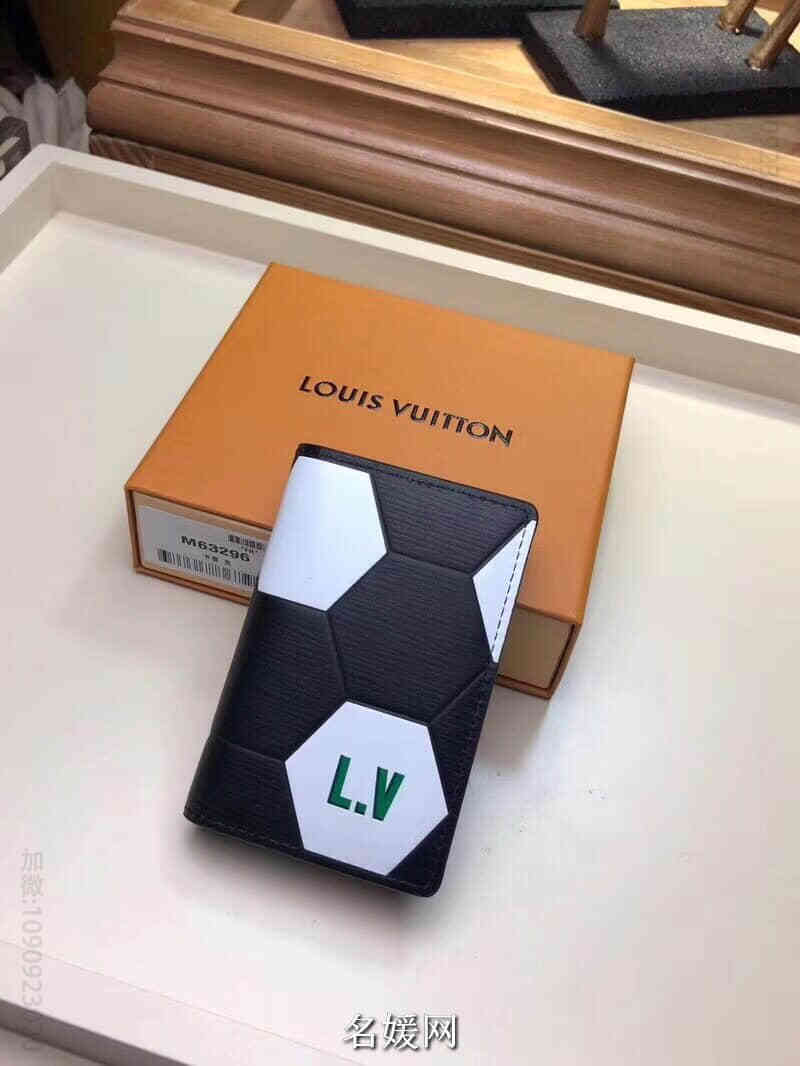 LV/路易威登 18ss新款 世界杯足球图案口袋钱夹M63296
