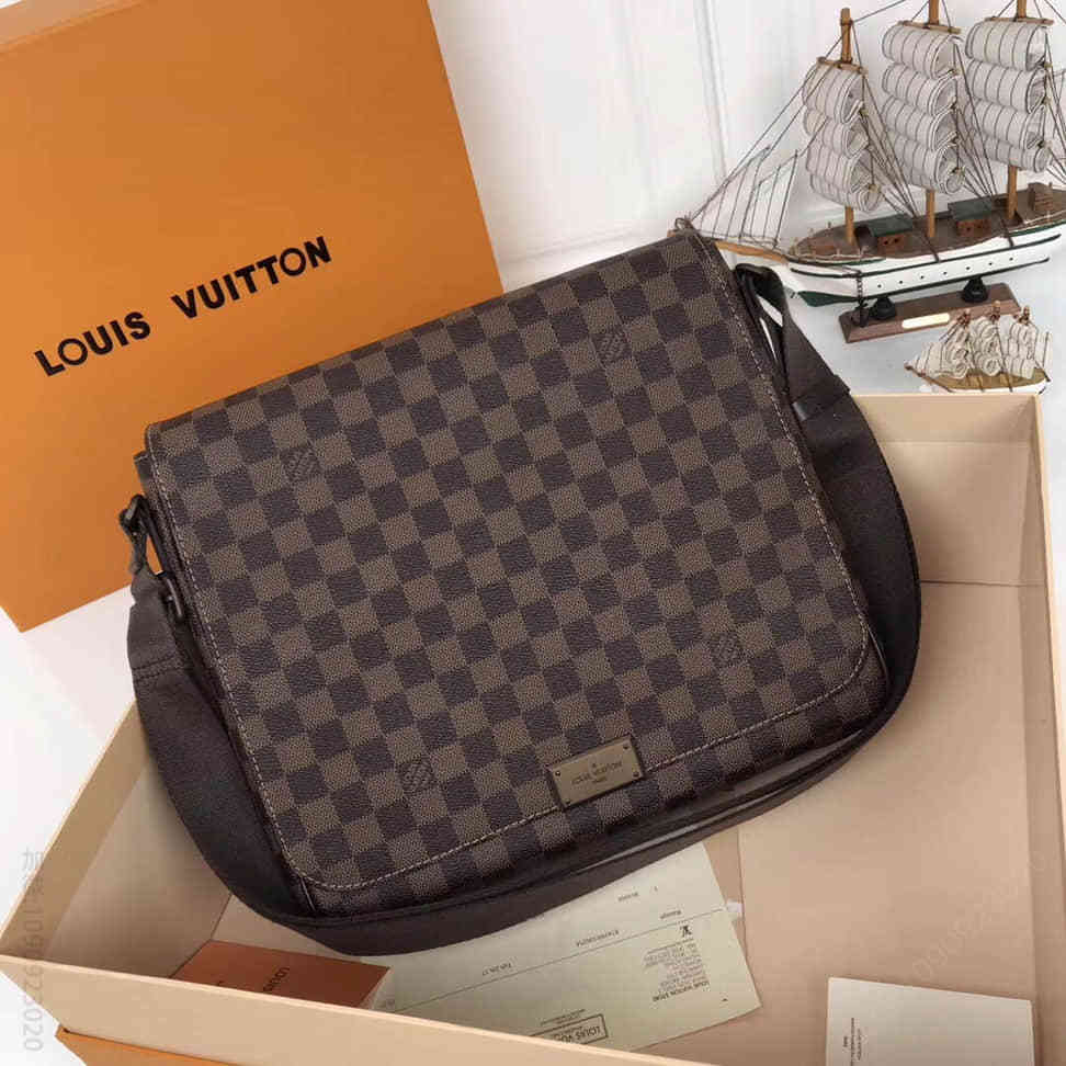 LV/路易威登 18ss新款棋盘格单肩斜挎男包 N41212