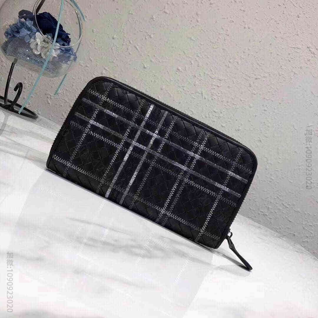 葆蝶家（BottegaVeneta）BV官网新款同步刺绣拉链手包
