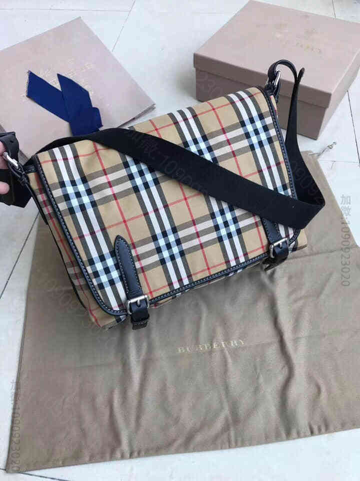 巴宝莉/Burberry Vintage复古格纹新款小格子邮差包