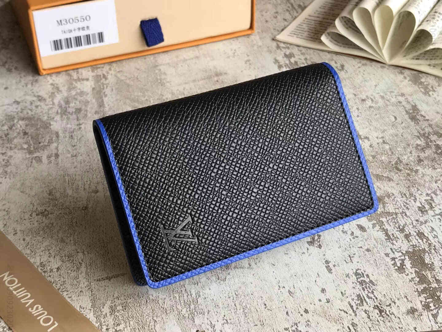 LV/路易威登18新款Taiga皮革口袋钱夹 M30550