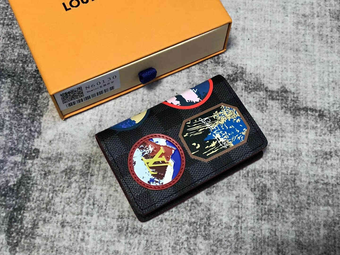 LV/路易威登 阿尔卑斯徽章贴饰口袋钱夹 N60130