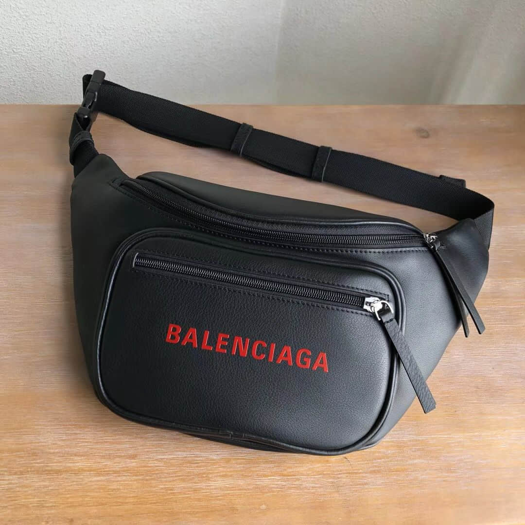 Balenciaga/巴黎世家 专柜最新款小牛皮腰包/胸包 巴黎世家男款胸包 B45561