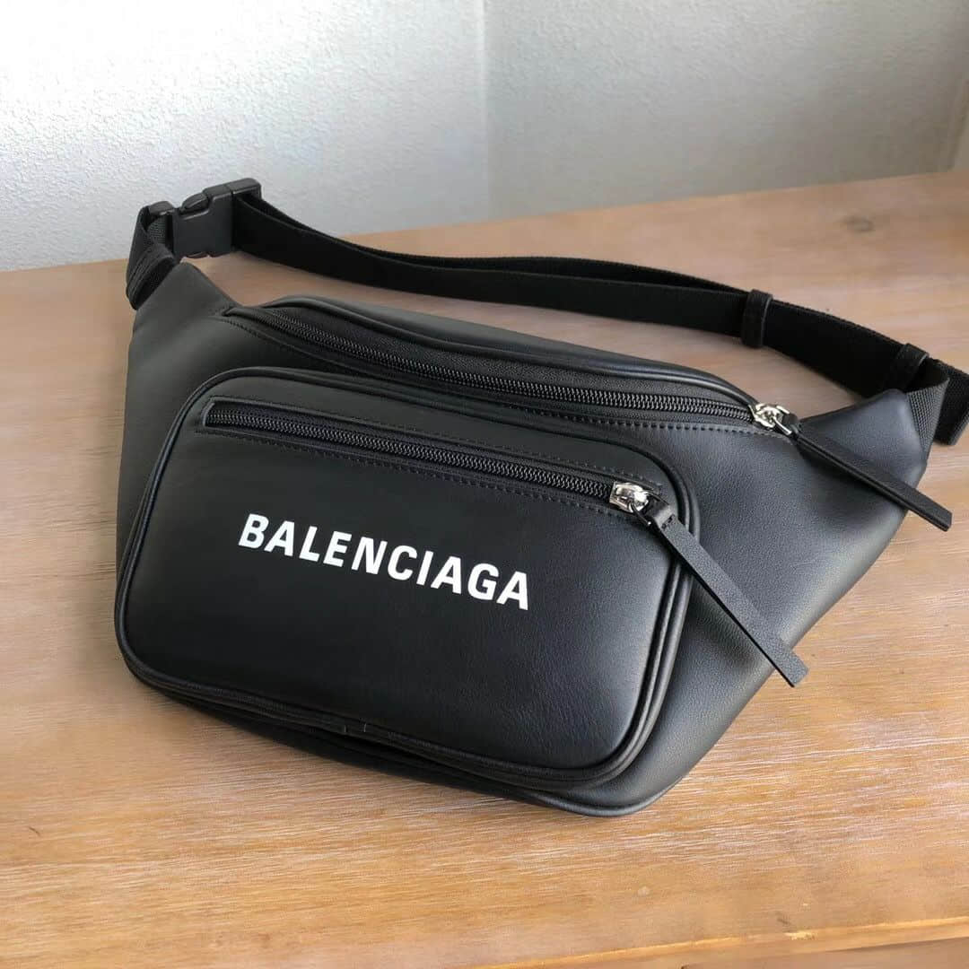 Balenciaga/巴黎世家 专柜最新款小牛皮腰包/胸包