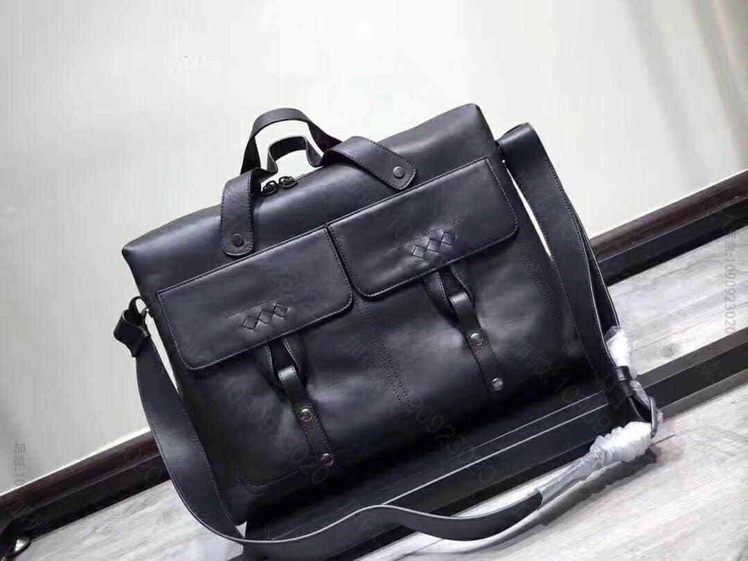 BottegaVeneta（葆蝶家）BV胎牛皮男士公文包327578