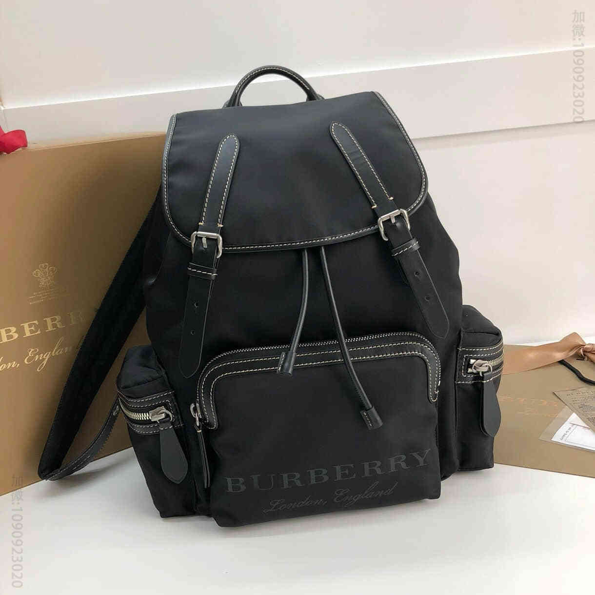 Burberry博柏利军旅背包