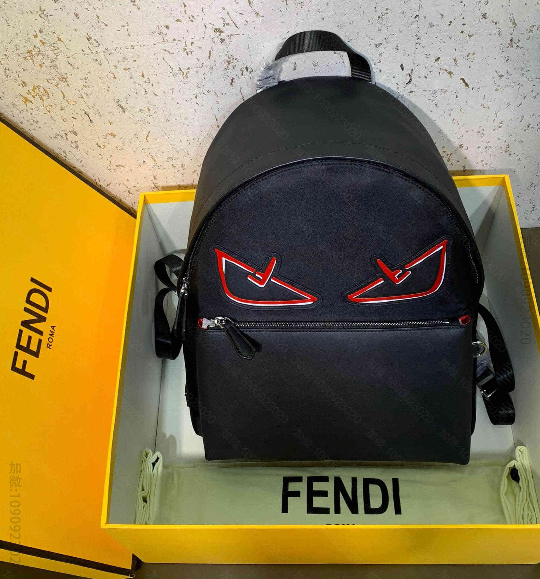 Fendi芬迪2369黑色红色小怪兽小牛皮双肩包