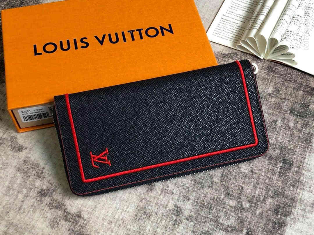 LV M60017 十字纹绣边拉链款钱包